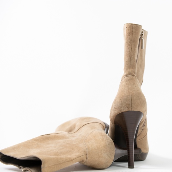 Women's Size 9 Banana Republic Beige Suede Zip Up - Picture 3 of 3